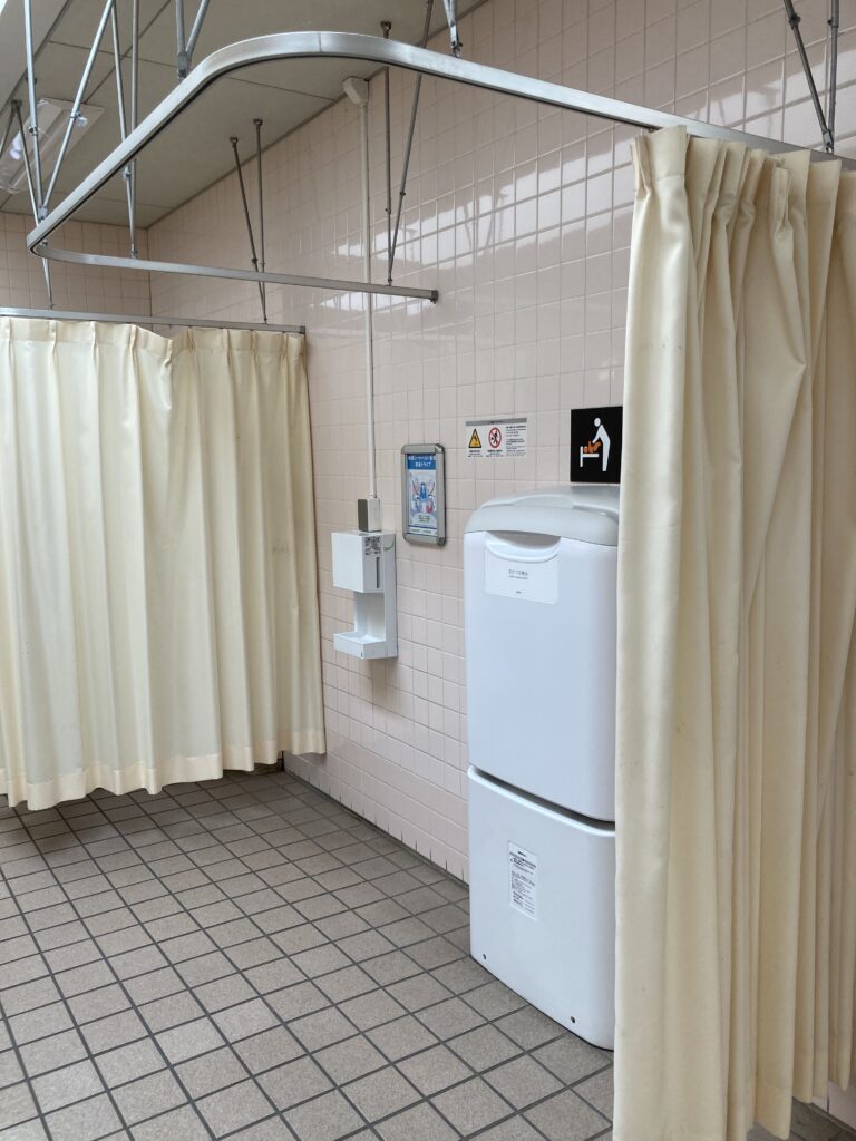 東北道羽生SA上女性用トイレおむつ交換台