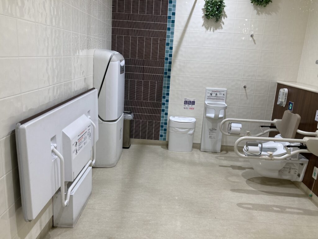 アリオ市原多目的トイレおむつ交換台