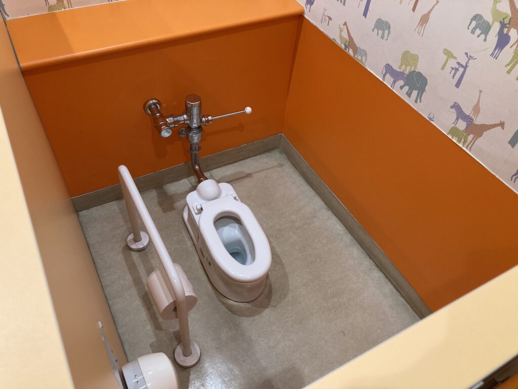 アリオ市原1階こどものトイレ便器