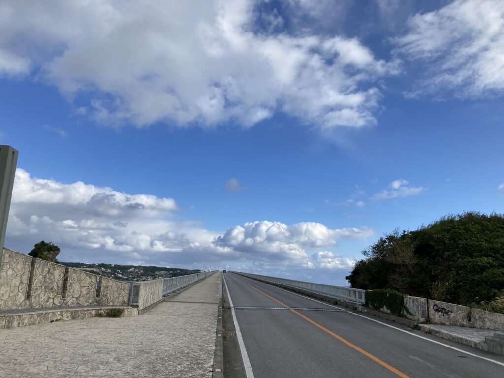 古宇利大橋の歩道