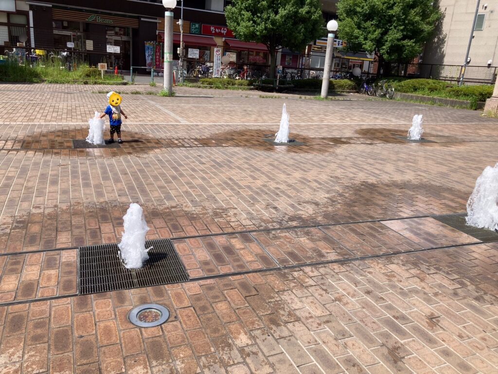 亀有駅前リリオパーク水遊び